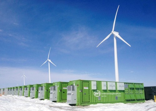 
	中國(guó)儲(chǔ)能網(wǎng)訊：有著“行業(yè)風(fēng)向標(biāo)”之稱的德國(guó)權(quán)威調(diào)研機(jī)構(gòu)EuPD Research日前將象征著品質(zhì)金獎(jiǎng)的“2018年頂級(jí)品牌”大獎(jiǎng)?lì)C給來(lái)自中國(guó)的新能源企業(yè)比亞迪。


	經(jīng)過(guò)層層的民意調(diào)查和投票，嚴(yán)苛的競(jìng)爭(zhēng)評(píng)選……過(guò)五關(guān)斬六將，比亞迪從眾多國(guó)際強(qiáng)手中“殺出重圍”，成為該領(lǐng)域首個(gè)獲此大獎(jiǎng)的中國(guó)企業(yè)