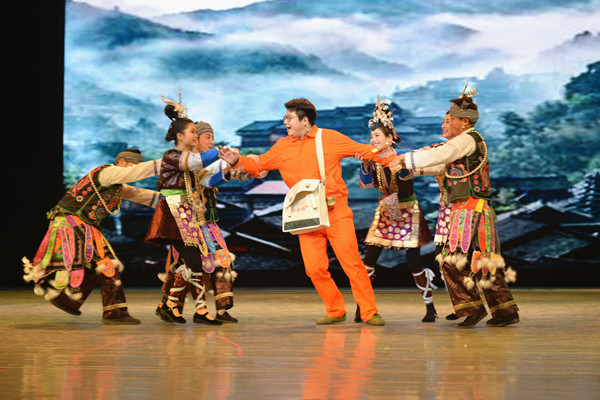 
            	1月28日，貴州電網(wǎng)公司舉辦主題為“不忘初心、感恩奮進(jìn)”的職工文化創(chuàng)作成果展示活動(dòng)，通過(guò)歌舞表演、樂(lè)器演奏、詩(shī)朗誦等形式，充分展現(xiàn)電力人昂揚(yáng)向上、奮發(fā)有為的精神狀態(tài)及迎接新時(shí)代、踏上新征程的美好愿景。來(lái)源：中國(guó)電力新聞網(wǎng) 
            