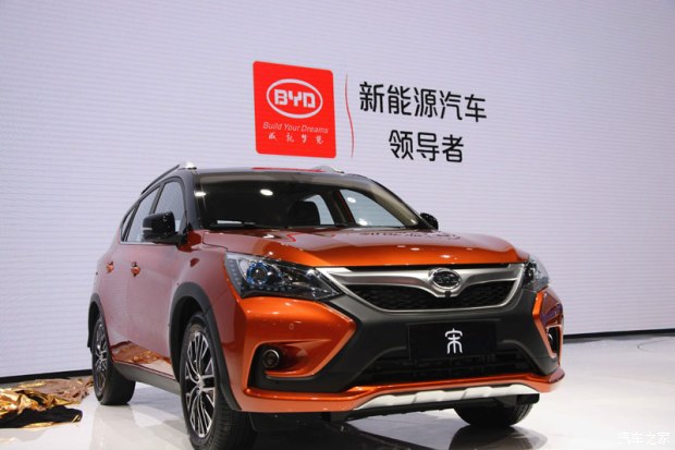 
	中國儲能網(wǎng)訊：新能源汽車的競爭已經(jīng)全面延伸至電池領(lǐng)域，各方紛紛開始搶占動力電池制高點。


	一直受困于產(chǎn)能的特斯拉，日前正與智利鋰礦巨頭SQM就鋰電池原材料的供應(yīng)進行談判，未來特斯拉可能將在智利建立一座電池工廠以生產(chǎn)其所需的高質(zhì)量鋰電池