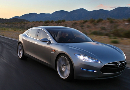 
                
	
                    
	作為電動汽車品牌的領(lǐng)先企業(yè)，特斯拉公司身上不僅僅承擔(dān)的是做出電動汽車那么簡單，公司的動向可以說更是代表了整體電動汽車市場的動向。目前電動汽車存在的最大問題便是電池續(xù)航問題，特斯拉公司終于做出了一系列改變，運(yùn)用上了鋰電池