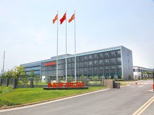 
                
	
                    
	隨著新能源產(chǎn)業(yè)高速發(fā)展，儲能在能源結(jié)構(gòu)變革中的重要性日趨凸顯，商業(yè)機(jī)會也日漸成熟，關(guān)于儲能領(lǐng)域發(fā)展的政策性文件密集發(fā)布，價格機(jī)制也逐步完善。南都電源方面近年來在儲能領(lǐng)域?qū)訉蛹哟a，全國范圍內(nèi)深度探索多種儲能方案建設(shè)