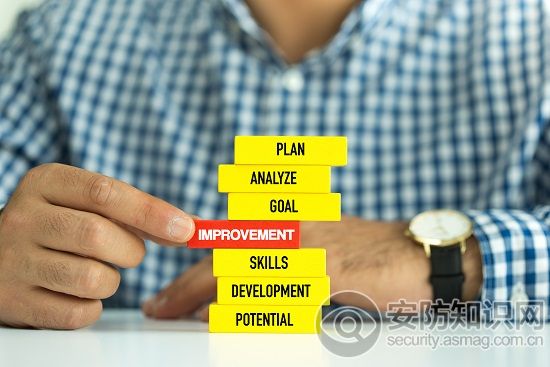 
            	人工智能在安防產(chǎn)業(yè)的落地,推動著安防智能化的進一步升級,同時也帶來了這個產(chǎn)業(yè)邊緣的對外延伸。隨著人工智能在安防領(lǐng)域應(yīng)用的深化,這個產(chǎn)業(yè)也吸引著越來越多AI企業(yè)的入局,尤其是計算機視覺企業(yè),作為天生的算法廠商,他們的進入,也開啟了安防與AI企業(yè)在安防人工智能時代關(guān)于積淀與基因的較量