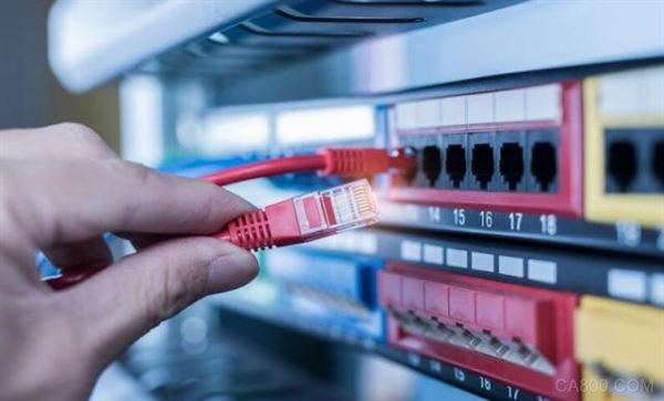 
                    
	未來幾年在美國，用于替換當前4G網(wǎng)絡(luò)的高速移動通信網(wǎng)絡(luò)可能會被政府接管。


	 


	美國媒體Axios獲得的來自美國國家安全委員會的PPT文件顯示，特朗普政府正在推進這樣的計劃