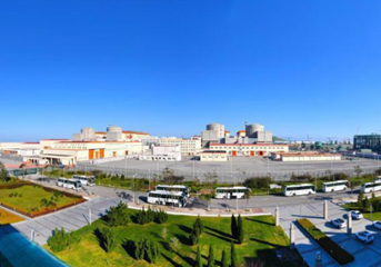 
                
	
                    
	2月7日，啟迪桑德發(fā)布公告稱，公司2017年度內(nèi)新增的城鄉(xiāng)環(huán)衛(wèi)一體化業(yè)務(wù)運(yùn)營服務(wù)合同235份，年度合同額合計(jì)約103,075.40萬元，項(xiàng)目運(yùn)營期內(nèi)合同額累計(jì)為1,231,556.76萬元。公司自2014年至2017年12月31日，正在履行的環(huán)衛(wèi)服務(wù)合同共計(jì)487項(xiàng)，年合同額合計(jì)235,125.14萬元，項(xiàng)目運(yùn)營期內(nèi)合同額累計(jì)為3,139,636.39萬元