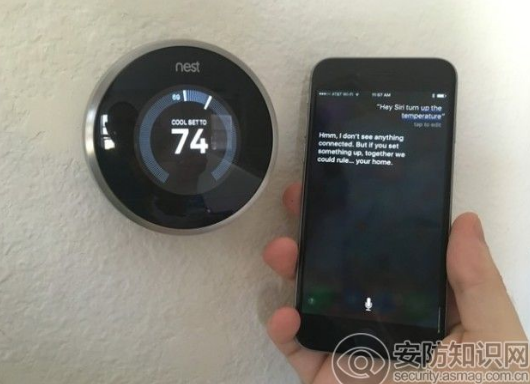 
            	基于語(yǔ)音助手的智能音箱，成為當(dāng)下互聯(lián)網(wǎng)最熱門領(lǐng)域，依靠著快速模仿對(duì)手亞馬遜，谷歌已經(jīng)在這一市場(chǎng)獲得了一席之地。據(jù)外媒最新消息，為了爭(zhēng)搶智能硬件領(lǐng)域的競(jìng)爭(zhēng)力，谷歌日前宣布將合并智能家居部門和智能音箱部門