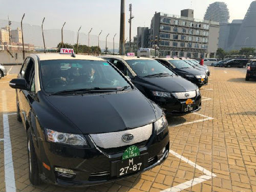 
                
	
                    
	2月7日，16臺比亞迪e6純電動出租車投入營運(yùn)。

	

	報(bào)道稱，比亞迪e6車長4.5米，充電兩小時(shí)可行400公里，零排放，零污染