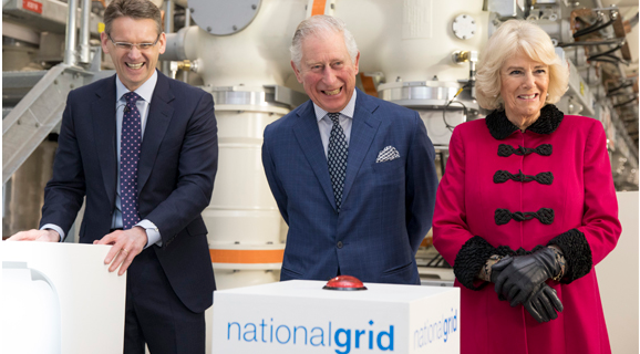 
            	威爾士王子和康沃爾公爵夫人已經(jīng)在倫敦正式開通了一條新的電力高速公路。電力高速公路為倫敦的各條街道供電