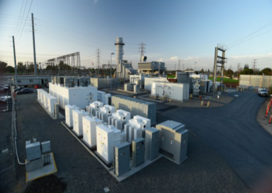 
	中國儲能網(wǎng)訊：經(jīng)過幾次初步嘗試后，電力行業(yè)巨頭通用電氣（GE）決定采用一種新的儲能方式。


	通用電氣在2018年將其儲能業(yè)務升級為一個獨立部門