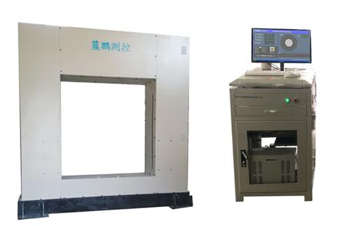
            	需要測量的被測物不僅有線徑小的被測物，還有一些尺寸非常大的被測物需要對外徑尺寸檢測，現(xiàn)在所使用的在線線徑檢測方法為CCD光學(xué)測徑儀，然而常用的CCD的尺寸有限，無法達(dá)到大尺寸軋材的線徑檢測，大尺寸的CCD則造價(jià)高昂，面臨著采用測徑儀是否劃算的尷尬局面，這時(shí)則需要一種新的思路考慮測量方法，為此，采用雙CCD進(jìn)行大尺寸的檢測。本文主要介紹了兩種雙CCD的線徑測量方式