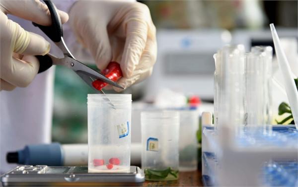 
            	我國(guó)食品安全檢測(cè)技術(shù)在研究和應(yīng)用方面取得了迅速發(fā)展，檢測(cè)技術(shù)日益趨向于高技術(shù)化、系列化、速測(cè)化、便攜化，分子技術(shù)和生物傳感器等現(xiàn)代檢測(cè)技術(shù)和手段諸如快速檢驗(yàn)紙片法、免疫學(xué)技術(shù)、分子生物學(xué)檢測(cè)方法（免疫捕獲PCR、熒光定量PCR、ATP生物發(fā)光法、微型自動(dòng)熒光酶標(biāo)法等）等，已越來越多地應(yīng)用于我國(guó)食品安全檢驗(yàn)中。食品安全問題與群眾生命健康密切相關(guān)，近年來媒體報(bào)道的安全事件刺激了群眾和政府的神經(jīng)，經(jīng)常引起巨大的社會(huì)反響