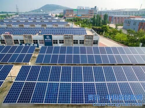                                                                                                                                                 
	　　可以預(yù)期，快速發(fā)展仍將是2018年國內(nèi)新能源行業(yè)的主題。政府和企業(yè)需要提早準(zhǔn)備，才能完美上演行業(yè)規(guī)模擴(kuò)張和公司業(yè)績向好兼得的“戴維斯雙擊”