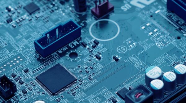 
            	美國情報部門稱,在2018韓國平昌冬季奧運(yùn)會舉辦期間,俄羅斯軍方出動黑客攻擊了韓國政府和冬奧會主辦單位使用的數(shù)百臺電腦和網(wǎng)絡(luò),以報復(fù)俄羅斯運(yùn)動員因禁藥丑聞被禁止參賽事件。據(jù)《華盛頓郵報》消息,韓國平昌奧運(yùn)會于2月9日舉行開幕式時,一批俄羅斯軍方情報部門的黑客發(fā)動攻擊,同時隱藏了IP地址