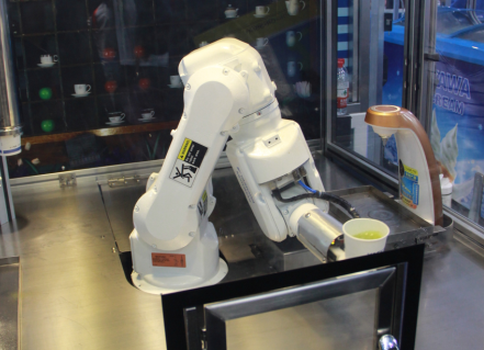 
                    
	
		人力成本的快速上漲進一步推動了機器人產(chǎn)業(yè)的發(fā)展，如今，世界各國都在進行機器換人，希望把人力勞動從低端工作崗位釋放出來，制造業(yè)自動化水平越來越高，工廠利用工業(yè)機器人獲得了更低的成本、更高的效率和更快的生產(chǎn)速度。 
	
	
		雖然自動化是制造業(yè)的必然選擇，也是實現(xiàn)智能制造的前提，但每個國家的自動化使用情況都不同