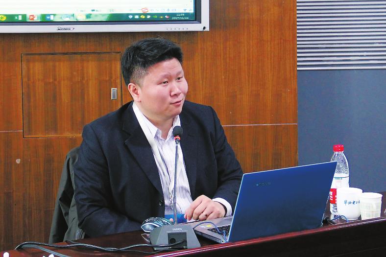 
	中國(guó)儲(chǔ)能網(wǎng)訊：能源互聯(lián)網(wǎng)作為能源生產(chǎn)、傳輸、存儲(chǔ)、消費(fèi)以及能源市場(chǎng)深度融合的能源產(chǎn)業(yè)發(fā)展新形態(tài)，具有設(shè)備智能、多能協(xié)同、信息對(duì)稱、供需分散、系統(tǒng)扁平、交易開(kāi)放等主要特征。在全球新一輪科技革命和產(chǎn)業(yè)變革中，互聯(lián)網(wǎng)理念、先進(jìn)信息技術(shù)與能源產(chǎn)業(yè)深度融合，正在推動(dòng)能源互聯(lián)網(wǎng)新技術(shù)、新模式和新業(yè)態(tài)的興起