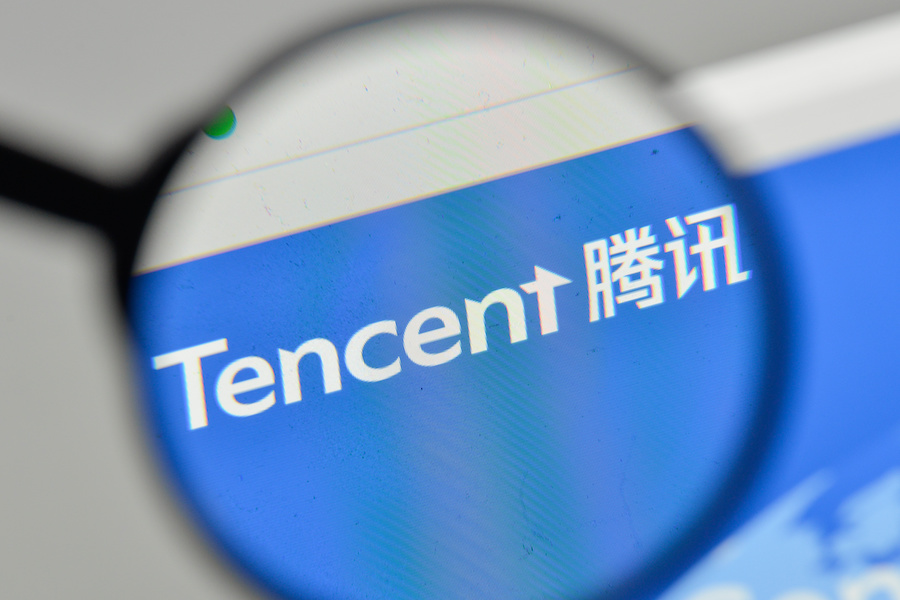 
            	提到安防，你會想起哪些企業(yè)？老牌廠商有大華、?？低?，創(chuàng)業(yè)公司有商湯曠視云從……，借著深度學(xué)習(xí)和人工智能這股科技風(fēng)以及新老之爭，安防市場近幾年可謂熱鬧之極。然而，蛋糕誰都想吃，食客除了以上兩類，還有實力不俗不容小覷的互聯(lián)網(wǎng)巨頭