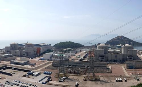 
                
	
                    
	媒體記者2月28日從福建寧德核電有限公司召開的新聞發(fā)布會上了解到，2017年，寧德核電一期四臺在運機組保持安全穩(wěn)定運行，多項安全和業(yè)績指標(biāo)達(dá)到世界優(yōu)秀水平，全年實現(xiàn)上網(wǎng)電量284.69億千瓦時。

	

	
		據(jù)了解，寧德核電一期四臺機組自2016年7月21日全部投入商業(yè)運行以來，一直保持安全穩(wěn)定運行狀態(tài)