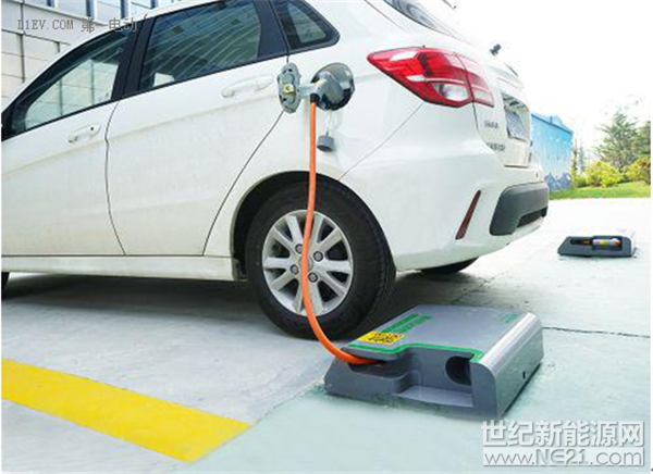 麥肯錫出版部執(zhí)行總編曾問其公司全球資深董事合伙人：為何現(xiàn)在幾乎所有的車企網(wǎng)站都可讓用戶個(gè)性化配置，選擇外漆顏色、內(nèi)飾和選裝配置等等，卻不提供“一鍵購買”？合伙人表示根據(jù)研究，汽車零售格局將在未來十多年發(fā)生天翻地覆的變化。

而這種變化不僅僅是來自于互聯(lián)網(wǎng)科技對(duì)銷售行業(yè)的顛覆，還有一個(gè)更重要的原因是未來電動(dòng)智能汽車時(shí)代全面襲來后，未來汽車的整個(gè)場景模式都會(huì)發(fā)生顛覆性變革，新能源汽車作為新起之秀，正處在從0到1的過程中