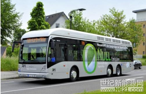 范胡爾（Van Hool）與RVK Köln、WSW Wuppertal簽訂了一份大合同，向其供應(yīng)40輛最新款氫燃料客車。



兩家公司的訂購(gòu)數(shù)量分別為30輛及10輛，目前是歐洲最大的一筆氫能源車訂單