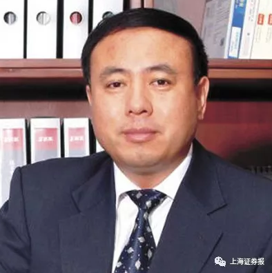 
	中國(guó)儲(chǔ)能網(wǎng)訊：今年是改革開放40周年，作為親歷者，九洲電氣董事長(zhǎng)李寅有著深刻的感受。3月3日，在接受上證報(bào)記者專訪時(shí)，他對(duì)當(dāng)時(shí)情景仍記憶尤深，“我原本是哈工大的老師，后來小平一揮手，就下海創(chuàng)業(yè)了”，這才有了如今的創(chuàng)業(yè)板上市公司九洲電氣，而哈工大又成了公司的合作伙伴