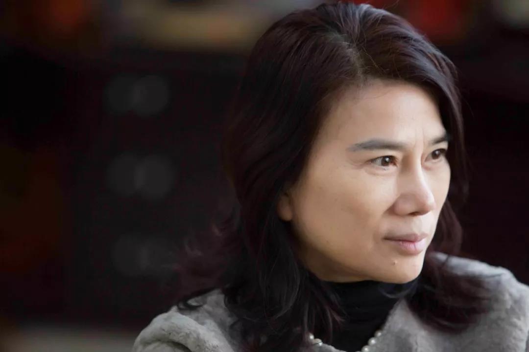 
	中國儲(chǔ)能網(wǎng)訊：3月3日晚間，《中國企業(yè)家》采訪了正在參加全國人民代表大會(huì)的董明珠，本文為針對(duì)珠海銀隆的采訪內(nèi)容。




	


	攝影：《中國企業(yè)家》雜志 鄧攀



	2016年12月，董明珠攜多位商界巨子共同對(duì)銀隆投資30億元，其中董個(gè)人投資10億元，可以說是押上了全部身家