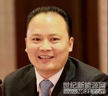 “兩會”期間，兩位光伏領(lǐng)域的全國人大代表，通威集團(tuán)董事局主席劉漢元、陽光電源股份有限公司總經(jīng)理曹仁賢在北京召開媒體溝通會，國家應(yīng)對氣候變化戰(zhàn)略研究和國際合作中心首任主任李俊峰、全聯(lián)新能源商會會長、隆基綠能科技股份有限公司董事長鐘寶申也參加了此次會議。

光伏行業(yè)的全國人大代表最關(guān)心什么問題?會議現(xiàn)場，劉漢元多次提到光伏行業(yè)的稅費(fèi)減負(fù)以及光伏補(bǔ)貼資金缺口問題