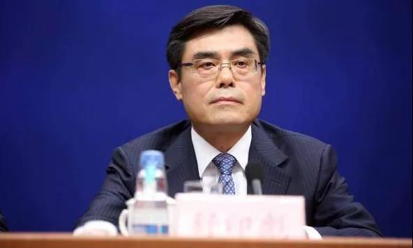 　　東方風力發(fā)電網(wǎng)整理了今年兩會上12位能源行業(yè)的代表或委員涉及風電行業(yè)的提案與發(fā)言，如下所示（排序不分先后）：
 
　　國家電網(wǎng)公司董事長、黨組書記舒印彪

　　以新能源大規(guī)模開發(fā)利用為標志的新一輪能源革命，正在全球范圍蓬勃發(fā)展。新能源的大規(guī)模開發(fā)利用和各種新型用電設施大量接入，有力促進了能源結構調整和生態(tài)文明建設，同時給電力系統(tǒng)平衡調節(jié)和電網(wǎng)安全穩(wěn)定運行帶來新的巨大壓力，持續(xù)推進電網(wǎng)技術升級和跨越發(fā)展成為必然選擇