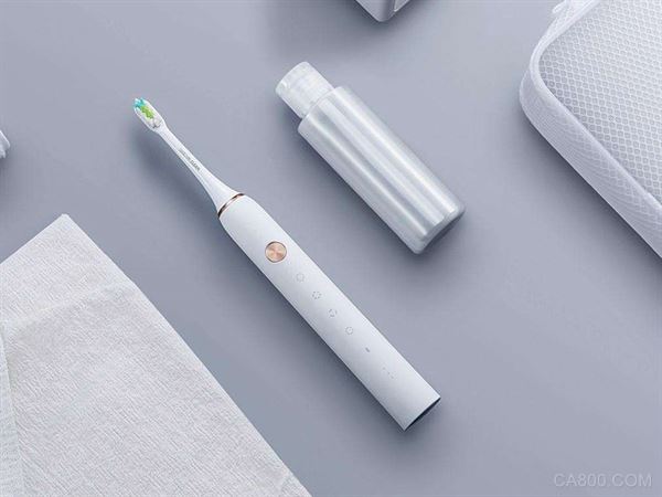 
                    
	 


	  【最值得關(guān)注的融資消息】素士是一個(gè)智能聲波電動(dòng)牙刷品牌。該產(chǎn)品采用了高效磁懸浮聲波馬達(dá)，以及通用清潔型敏感護(hù)理型及深度清潔型三種類型的刷頭