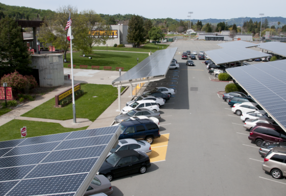 
	中國儲能網(wǎng)訊：如今，儲能部署成為了美國各州的公用事業(yè)、商業(yè)建筑業(yè)主和住戶的更多的選擇。2018年儲能項(xiàng)目最大的機(jī)會可能在商業(yè)市場