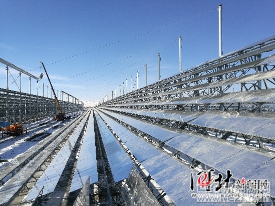  
光熱發(fā)電站

張北數(shù)據(jù)中心

 
河北新聞網(wǎng)訊（通訊員馮強(qiáng)、王英軍）2018年，張家口市張北縣將把綠色作為產(chǎn)業(yè)發(fā)展的著力點(diǎn)，不斷擴(kuò)大規(guī)模，延長產(chǎn)業(yè)鏈條，打造經(jīng)濟(jì)發(fā)展硬支撐。

新能源產(chǎn)業(yè)要壯大集群