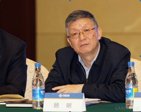 
                    
	德國(guó)前總統(tǒng)赫爾佐格曾說，“為保持經(jīng)濟(jì)競(jìng)爭(zhēng)力，德國(guó)需要的不是更多博士，而是更多技師?！边@里所說的技師，指的是支撐“德國(guó)制造”的“工程師”