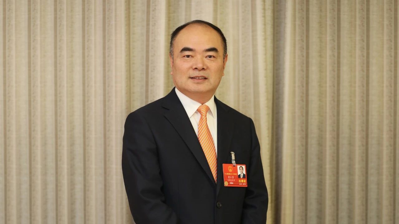 儲能，被譽為下一個風口，是電力行業(yè)的熱點話題。如何商業(yè)化?更是各方爭議的焦點所在