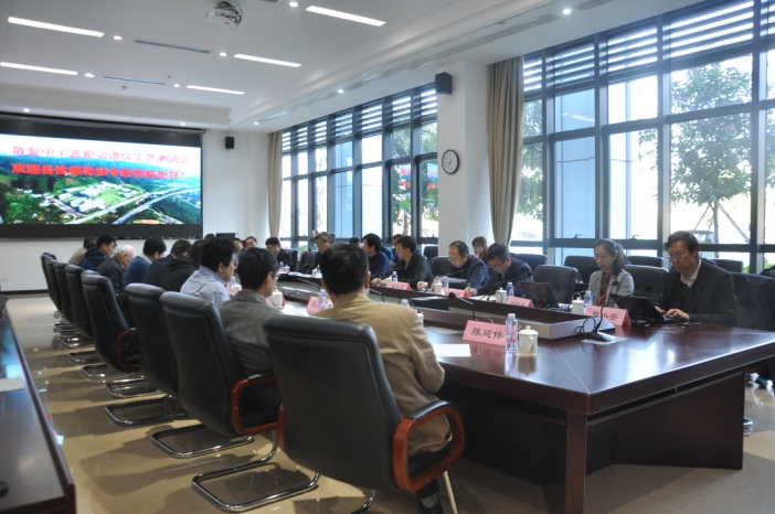 　　3月10日至13日，散裂中子源靶站譜儀及加速器通過了中國科學(xué)院條件保障與財(cái)務(wù)局組織的工藝測試。項(xiàng)目受到了驗(yàn)收組的高度評(píng)價(jià)，測試組由來自中國原子能科學(xué)研究院、中國科學(xué)院近代物理研究所、清華大學(xué)等單位的29名專家組成