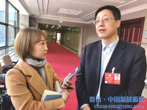                                                                                                                                                                     
	武鋼接受中國能源報記者董欣采訪 

	　　2017年，國內(nèi)新增風電吊裝總容量1958萬千瓦，新增并網(wǎng)風電裝機1503萬千瓦，均較前幾年有所下滑。經(jīng)歷過爆發(fā)式增長的風電產(chǎn)