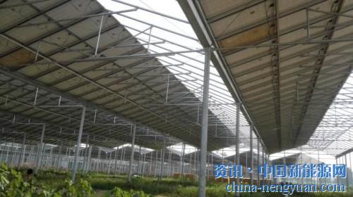                                                                                                                                                                     
	　　在眾多產(chǎn)業(yè)扶貧模式當(dāng)中，光伏農(nóng)業(yè)產(chǎn)業(yè)精準(zhǔn)扶貧模式廣受關(guān)注。而作為以光伏農(nóng)業(yè)為特長、標(biāo)簽的企業(yè)之一，昌盛日電“光伏+農(nóng)業(yè)+扶貧”的模式似乎也越來越受市場