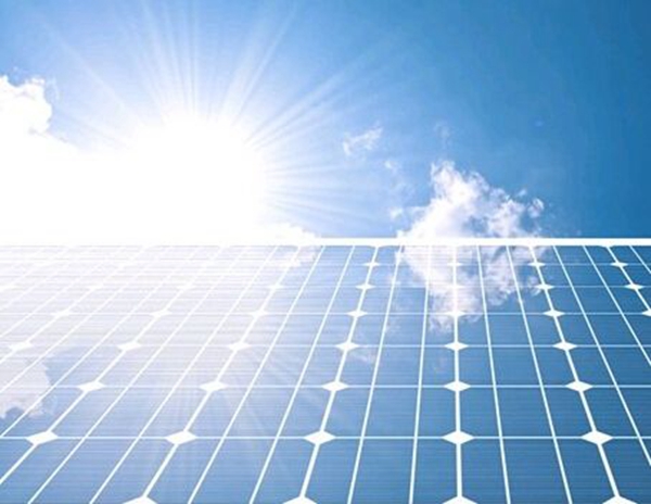 今年是貫徹十九大精神的開局之年，中國(guó)可再生能源的發(fā)展也迎來(lái)“開門紅”。1月24日，據(jù)國(guó)家能源局發(fā)布的統(tǒng)計(jì)數(shù)據(jù)顯示，截至2017年底，中國(guó)可再生能源發(fā)電裝機(jī)達(dá)到650GW，同比增長(zhǎng)14%