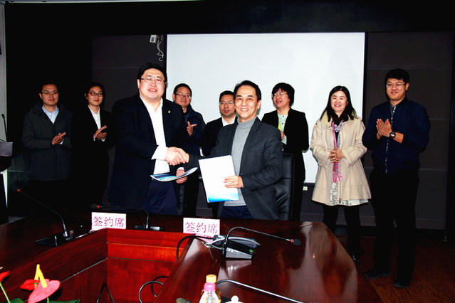 　　【中國儀表網(wǎng) 儀表產(chǎn)業(yè)】水資源是人類重要的自然資源。根據(jù)2017年地表水的監(jiān)測數(shù)據(jù)中顯示，好于三類水質(zhì)所占比例提高了6.3個百分點，劣五類水質(zhì)比例下降了4.1個百分點，水環(huán)境已經(jīng)有了改善，但是要打好這場碧水保衛(wèi)戰(zhàn)并不容易