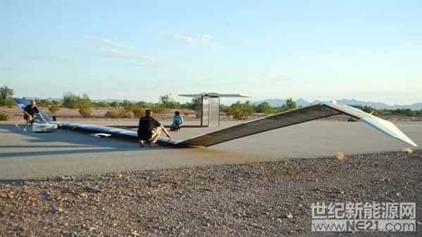 請接招，特斯拉。位于英國阿賓頓的初創(chuàng)公司——Oxis能源公司的研究人員正在利用鋰和硫的組合制造電池