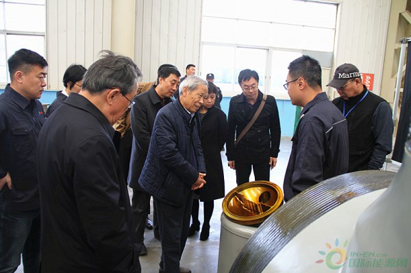 
                    　　“你們工程化做得好啊，走出了自己的路子！”在調(diào)研現(xiàn)場(chǎng)，中國(guó)工程院院士王一德對(duì)佛山南方增材科技有限公司的研發(fā)思路給予了高度評(píng)價(jià)。
　　
　　3月21日，中國(guó)工程院多位院士一行專程到廣東佛山，調(diào)研核能用材增材制造技術(shù)的研發(fā)及應(yīng)用情況