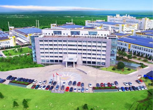 　　【中國儀表網(wǎng) 儀表企業(yè)】3月27日，林洋能源董事長陸永華與Greencells Group( “Greencells集團(tuán)”)CEO Mr.Andreas Hoffmann在上海簽署合作諒解備忘錄，雙方將在中國上海自由貿(mào)易試驗區(qū)設(shè)立合資公司，其中林洋能源占股51%，Greencells集團(tuán)占股49%，公司注冊資本100萬美元。以此推進(jìn)雙方在光伏支架工程設(shè)計、光伏運(yùn)維、光伏設(shè)備集中采購、光伏微網(wǎng)及儲能系統(tǒng)、亞太市場光伏電站開發(fā)、電表及AMI系統(tǒng)等領(lǐng)域的全面合作