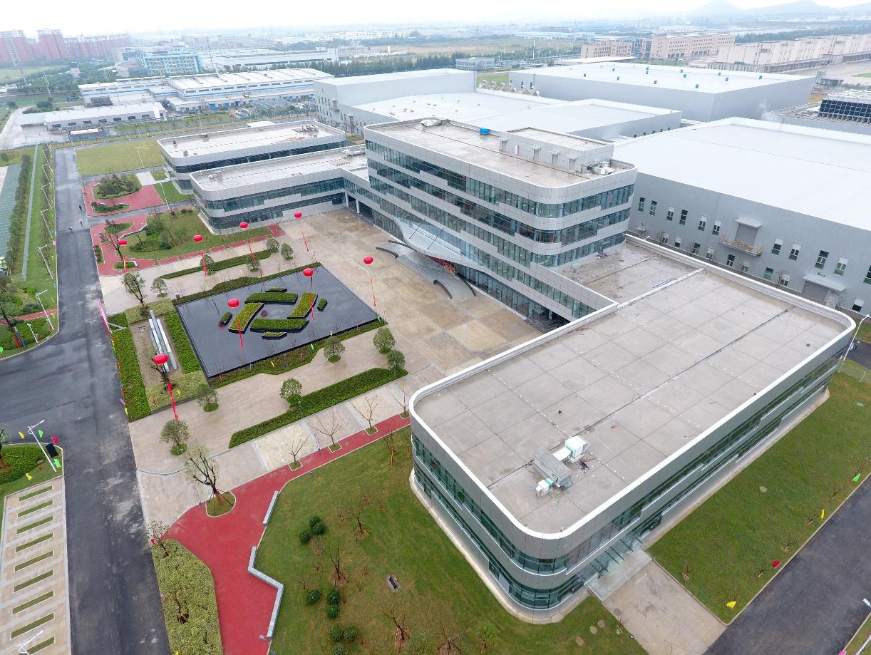 
	中國(guó)儲(chǔ)能網(wǎng)訊：力信（江蘇）能源科技有限責(zé)任公司（以下簡(jiǎn)稱“力信能源”）成立于2016年6 月，是中信產(chǎn)業(yè)基金旗下控股企業(yè)，主要從事鋰離子動(dòng)力電池及相關(guān)配套產(chǎn)品的研發(fā)生產(chǎn)、制造、銷(xiāo)售的大型制造企業(yè)。


	 


	力信能源總投資30億元人民幣，注冊(cè)資本10億元人民幣