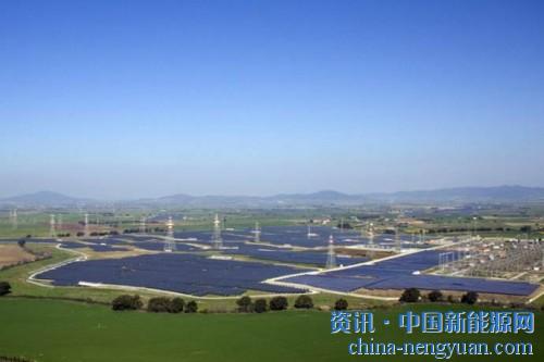                                                                                                                                                                     
	　　意大利可再生能源協(xié)會(huì)AnieRinnovabili，在國(guó)家電網(wǎng)運(yùn)營(yíng)商Terna所提供數(shù)據(jù)的基礎(chǔ)上，公布了今年前兩月的新增光伏裝置初步數(shù)字：比去年同期增長(zhǎng)17%，達(dá)60.1兆瓦