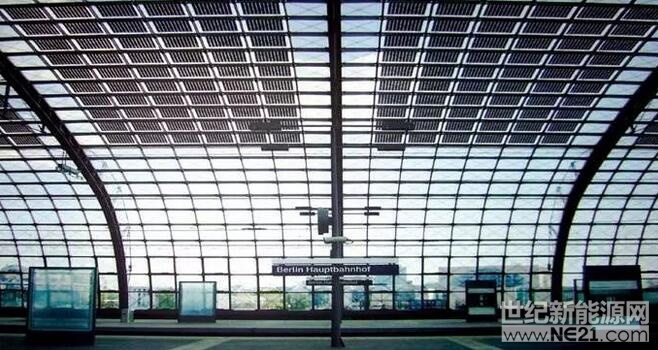 分布式并網(wǎng)光伏發(fā)電系統(tǒng)按照與建筑結合的安裝方式的不同可以分為光伏建筑集成和光伏建筑附加。兩種系統(tǒng)均可以在建筑物屋頂及側立面分別進行安裝，最大限度的為建筑物提供能源支持