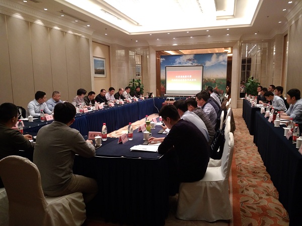 　　【中國儀表網(wǎng) 儀表會(huì)議】3月29日，江蘇省流量計(jì)量專業(yè)技術(shù)委員會(huì)年度會(huì)議在江蘇鹽城召開，來自全省市級(jí)計(jì)量技術(shù)機(jī)構(gòu)、高等院校、流量儀表生產(chǎn)企業(yè)等50余人參加會(huì)議。  圖為會(huì)議現(xiàn)場 　　江蘇省質(zhì)監(jiān)局計(jì)量處副處長王豐出席會(huì)議并講話，鹽城市質(zhì)監(jiān)局副局長趙亮到會(huì)致辭