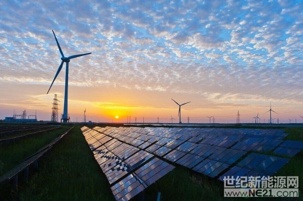 NextEra與加拿大退休金計(jì)劃投資委員會(huì)（CPPIB）就出售安大略省風(fēng)能和太陽(yáng)能電場(chǎng)達(dá)成最終協(xié)議。受慣例營(yíng)運(yùn)資金和其他調(diào)整的影響，再加上購(gòu)買(mǎi)者對(duì)現(xiàn)有債務(wù)約689萬(wàn)美元的假設(shè)，NextEra出售這些資產(chǎn)的總金額約為58230萬(wàn)美元，其中包括運(yùn)營(yíng)和維護(hù)初始費(fèi)用的凈現(xiàn)值