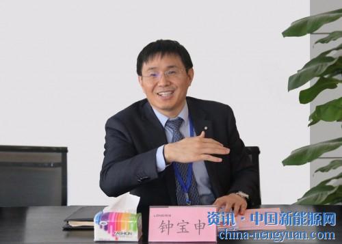                                                                                                                                                                     
	　　2017年，國(guó)內(nèi)光伏新增裝機(jī)高達(dá)53GW，大幅超出業(yè)界預(yù)期，這在為整個(gè)光伏產(chǎn)業(yè)帶來(lái)新期望的同時(shí)，也直接導(dǎo)致了各設(shè)備生產(chǎn)廠(chǎng)家的競(jìng)相擴(kuò)產(chǎn)。據(jù)不完全統(tǒng)計(jì)，包括隆基、中環(huán)、通威在內(nèi)的