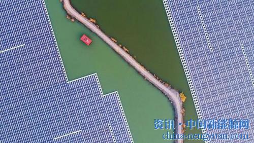                                                                                                                                                                     
	　　北京時間6日晚，聯(lián)合國環(huán)境署報告稱，自2004年以來全球在綠色能源方面的投資為2.9萬億美元，而近年來中國在推動太陽能發(fā)電方面處在領先地位。中國去年在太陽能發(fā)電方面的投資額高