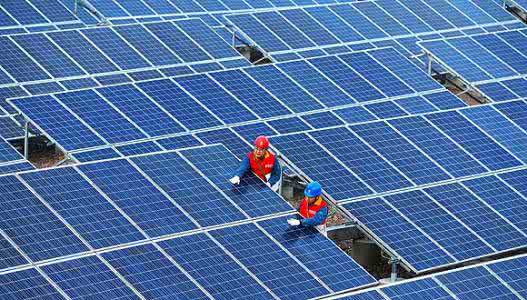 知名市場研究機構(gòu)IHSMarkit預計，在中國持續(xù)強勁的需求推動下，2018年全球光伏需求將再創(chuàng)歷史新高，達到113吉瓦。財經(jīng)日歷資訊快遞貴金屬模擬交易貴金屬專家直播室金投網(wǎng)貴金屬行情軟件據(jù)稱，特別是2018年第四季度，將是光伏歷史上最成功的季度，新增裝機容量達34吉瓦