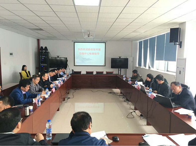 　　【中國儀表網(wǎng) 儀表產(chǎn)業(yè)】近日，福建省特種設(shè)備檢驗研究院負責(zé)籌建的國家閥門產(chǎn)品質(zhì)量監(jiān)督檢驗中心(福建)順利通過驗收，這是福建省特種設(shè)備檢驗研究院籌建并通過驗收的第一個“國家中心”。  (圖片來自國家閥門產(chǎn)品質(zhì)量監(jiān)督檢驗中心(福建)) 　　近年來，隨著經(jīng)濟建設(shè)的不斷推進，福建省沿海形成了規(guī)模較大的莆田湄洲灣泉港石化園區(qū)、漳州古雷石化基地和福州江陰化工新材料專區(qū)，石油化工產(chǎn)業(yè)鏈不斷興盛，由此而帶動了各種工藝閥門的發(fā)展