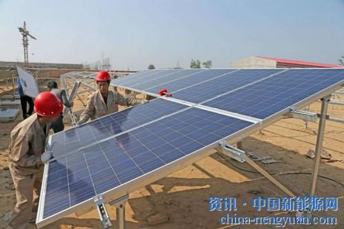                                                                                                                                                                     
	　　光伏扶貧電站再獲政策傾斜。4月9日，國家能源局官網(wǎng)公布了由能源局與國務院扶貧辦共同制定的《光伏扶貧電站管理辦法》（下稱《辦法》）