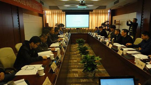 　　【中國(guó)儀表網(wǎng) 儀表會(huì)議】2018年3月28至29日，全國(guó)閥門標(biāo)準(zhǔn)化技術(shù)委員在安徽黃山市舉辦了由安徽黃山良業(yè)閥門有限公司主持起草的《閥門啟閉扭矩測(cè)試規(guī)程》等四項(xiàng)行業(yè)標(biāo)準(zhǔn)研討會(huì)。  (圖片來(lái)自黃山良業(yè)閥門有限公司) 　　閥門在石化行業(yè)、電力行業(yè)、冶金、化工等制造行業(yè)中都有著很大的作用，但是在一開始的時(shí)候，我國(guó)的閥門產(chǎn)業(yè)并不強(qiáng)盛，隨著國(guó)家政策的出臺(tái)和市場(chǎng)上的需求，閥門產(chǎn)業(yè)也有了一定的發(fā)展，也涌現(xiàn)出一大批優(yōu)秀的企業(yè)